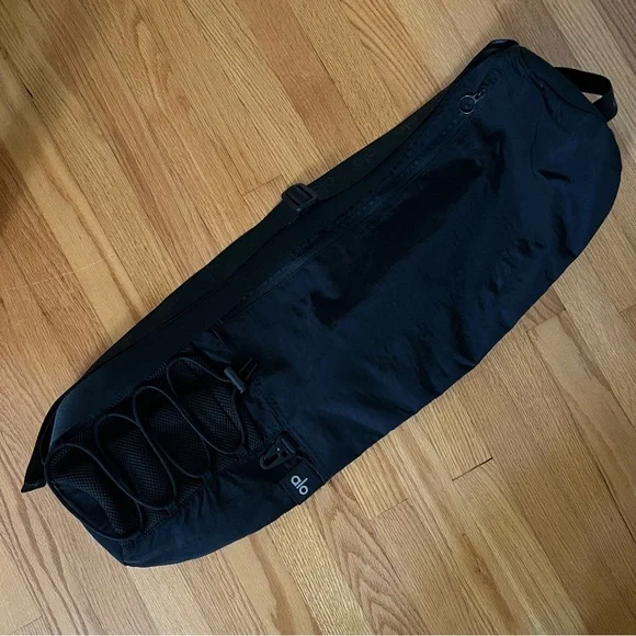 Alo Yoga Mat Bag - Picture 2 of 6